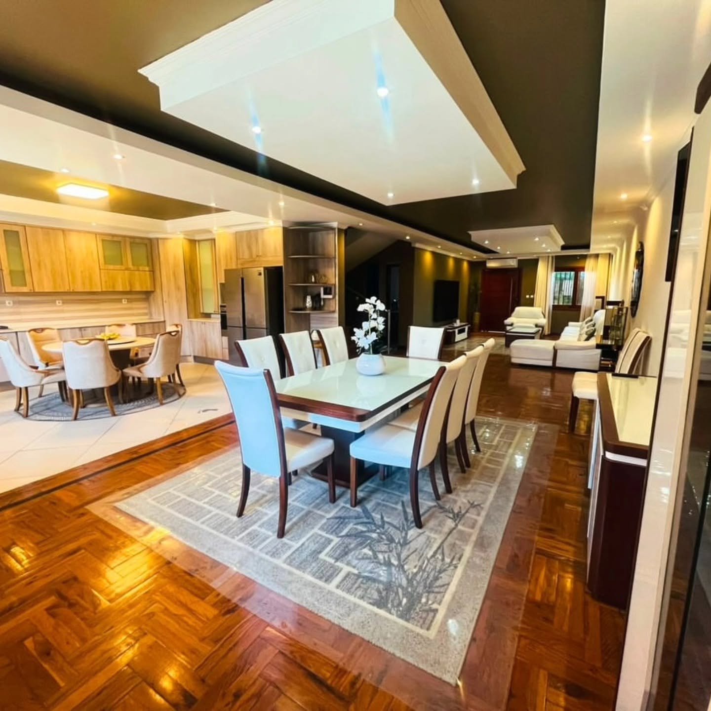 🏡 MORADIA TRIPLEX T5 COM PISCINA PRIVATIVA NO TRIUNFO