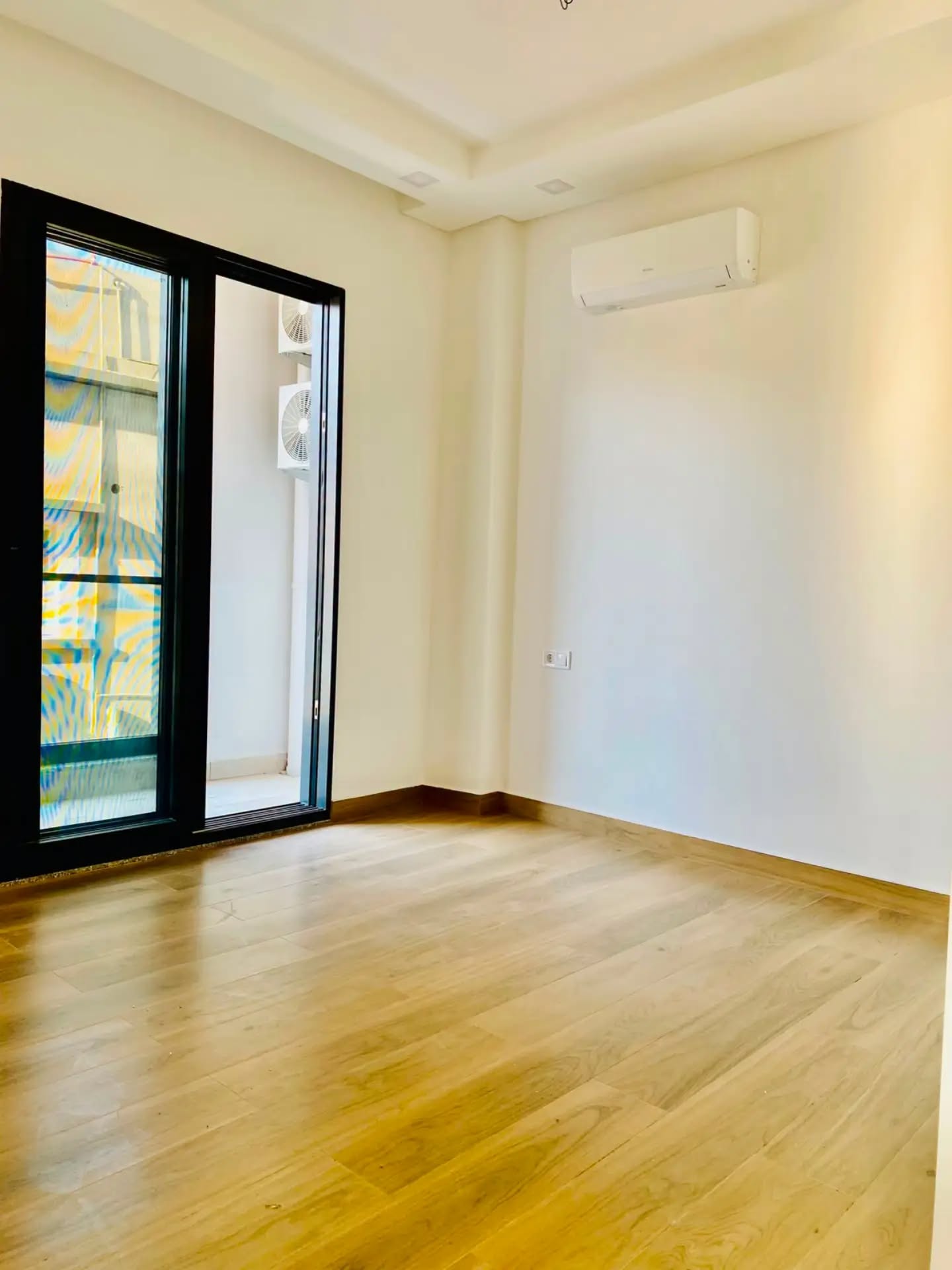 APARTAMENTO T2 POR ESTREAR — CONDOMÍNIO FLORA**